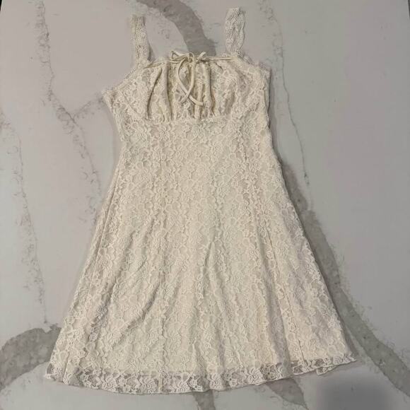 Forever 21 Floral Lace Babydoll MiniDress Womens Large Ivory/Cream Coquette Sexy - Picture 1 of 7